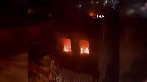 Antalya’da 250 Yıllık Tarihi Konak Yandı