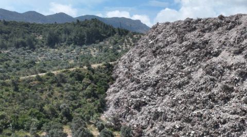 Hatay’daki Enkaz Atıkları Zehir Saçıyor