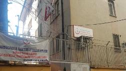 Ağır Hasarlı Binada Sağlık Hizmeti Devam Ediyor