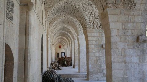Depremde Hasar Gören Şanlıurfa'daki Ulu Cami Onarılıyor