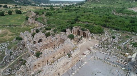 "Antik Perge"nin Stadyum Arenasındaki Çalışmalar Tamamlandı