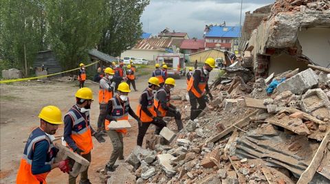 Tunceli'de Arama Kurtarma Gönüllüleri AFAD'ın Eğitimleriyle Deneyim Kazanıyor