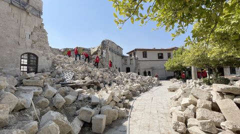 Hatay'da Zarar Gören 293 Tescilli Kültür Varlığı Üzerinde Çalışılıyor
