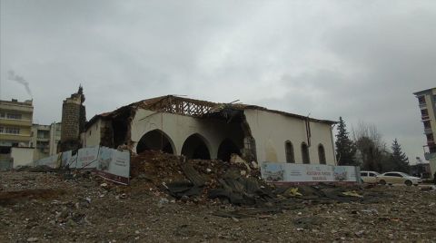 Depremlerde Zarar Gören 159 Yıllık Cami Yeniden Ayağa Kaldırılıyor