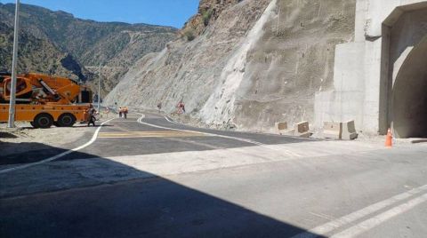 Artvin-Yusufeli Karayolundaki Tünelde Çökme
