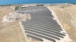 Kara Yolları Enerjisini Güneşten Alıyor