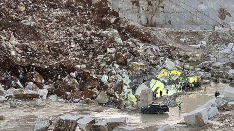 Mermer Ocağında Toprak Kayması 