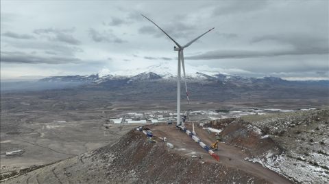 Kayseri'de Toplu Ulaşımda Kullanılacak RES Projesinin İlk Türbini Kuruldu
