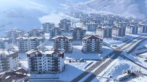 Elbistan'da Depremzedeler Yeni Evlerine Yerleşiyor