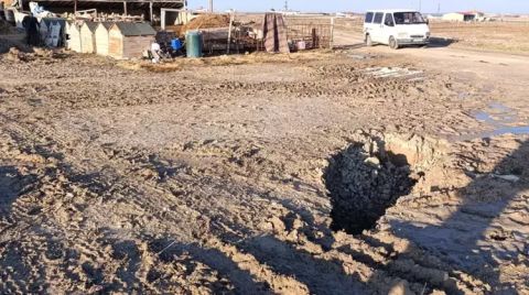 Konya'da Yerleşim Yeri Yanında 'Obruk' Tedirginliği