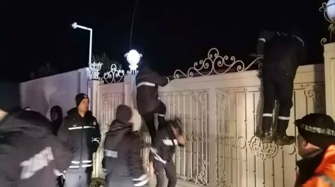 Karasu’daki Kaçak Tatil Köyü Yıkıldı