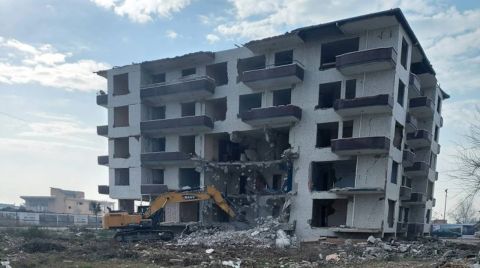 Rezerv Alandaki Binayı Mahkeme Sürerken Yıktılar