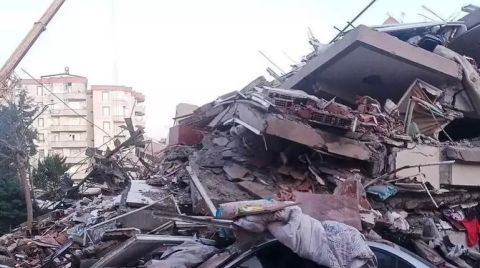 150 Kişinin Öldüğü Sitenin Müteahhidinin Tahliyesi Üzerine ‘Reddi Hakim’ Talebinde Bulunuldu