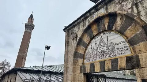 Ulu Cami'nin Minaresinde 5 Yıldır 'Eğilme' Gözlenmedi