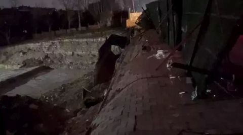 Bahçelievler'de İnşaat Çalışması Sırasında Yol Çöktü