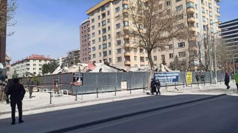 Konya’da 6 Katlı Bina Yıkım Sırasında Çöktü
