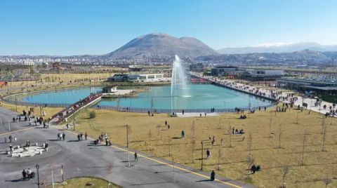 Temeline Milyonlar Harcanan Cami Âtıl Kaldı