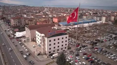 Deprem Raporu Eksik Çıkan Özel Hastanenin Faaliyeti Durduruldu