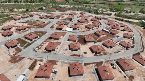 Adıyaman'ın Zey Köyü Kayalık Zeminde Yeniden Kuruldu