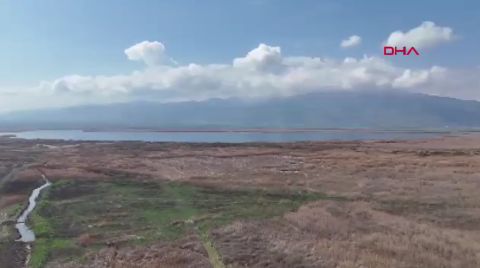 Eber Gölü'nün Derinliği 50 Santimetreye Düştü
