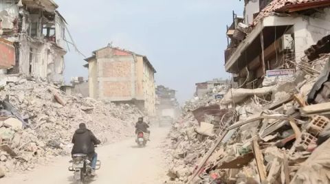 Depremde Yıkılan Apartmanın Bilirkişi Raporu 2,5 Yıl Sonra Geldi