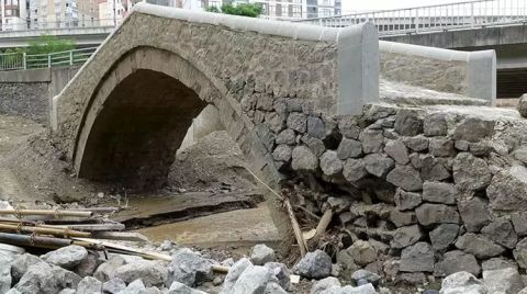 200 Yıllık Köprü Yıkılma Tehlikesiyle Karşı Karşıya