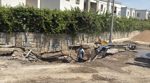 Bodrum'da Ana Su İsale Hattı Patladı, Yol Trafiğe Kapandı