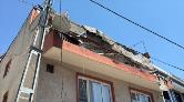 Kağıthane'de Balkonu Çöken Bina Tahliye Edilip Mühürlendi