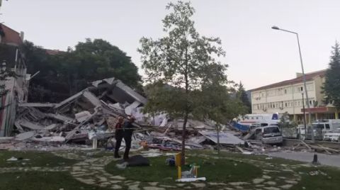 Sındırgı'da Yıkılan Bina ile İlgili Soruşturma Başlatıldı