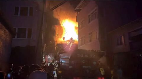 Balıkesir’de 2 Ev Yandı