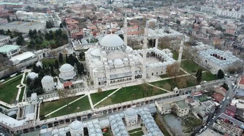 Süleymaniye Camii'nin Mozaik Taş Süslemeleri Çalındı
