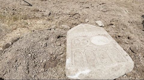 Çorum'da Kanal Çalışması Sırasında Tarihi Mezar Taşı Bulundu