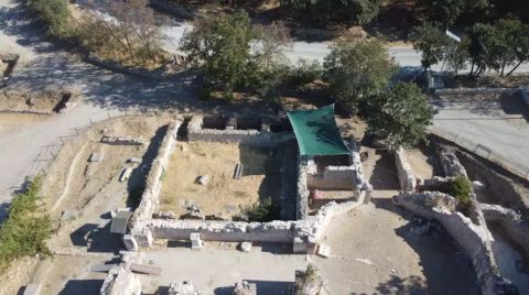 Alexandria Troas’taki Podyumlu Salon Ayağa Kaldırılıyor