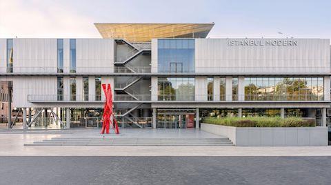 Bettina Pousttchi’nin “Dikey Otoyollar”ı İstanbul Modern’de
