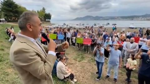 Kumsala Kaldırım için Beton Dökülmesine Tepki