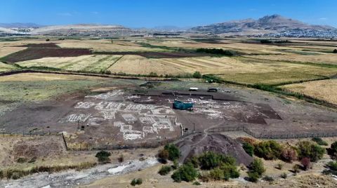 Diyarbakır’da 9 Bin 500 Yıllık 'Kamusal Yapı' Gün Yüzüne Çıkarıldı