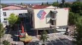 Sındırgı'da Depremde Hasar Gören Belediye Oteli Yıkıldı