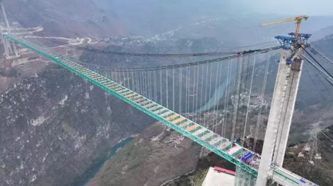 Dünyanın En Yüksek Köprüsü Trafiğe Açılıyor