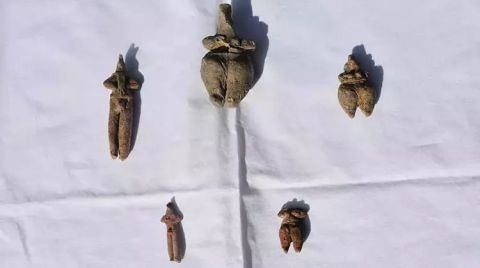 Ulucak Höyüğü'nde 8 Bin Yıllık 5 Heykelcik Bulundu