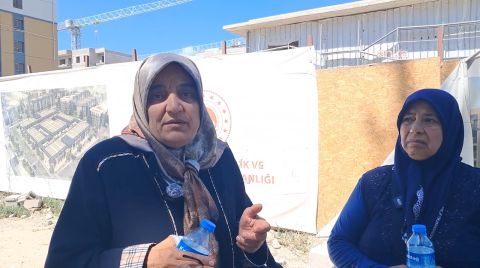 Depremde Yıkılan Konutların Yerine AVM Dikiliyor