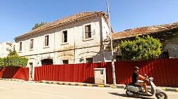 Depremde Hasar Gören 125 Yıllık Okulda Restorasyon Başladı 