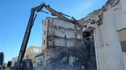 Depremde Hasar Gören 47 Yıllık Banka Binası Yıkılıyor