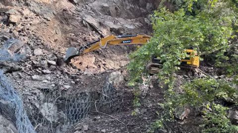 Karabük’te Heyelan Nedeniyle Demir Yolu Hattı Seferlere Kapatıldı
