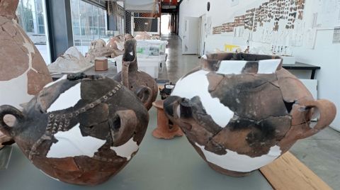 5 Bin Yıllık Kaplarda Gerdanlık Detayı