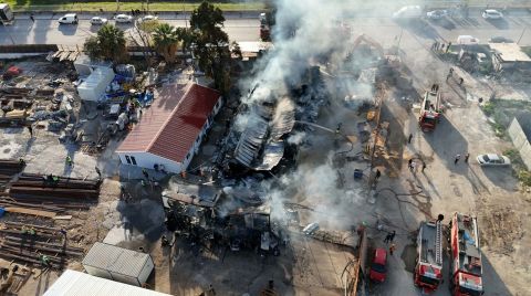 İzmir'de İnşaat Şantiyesinde Yangın