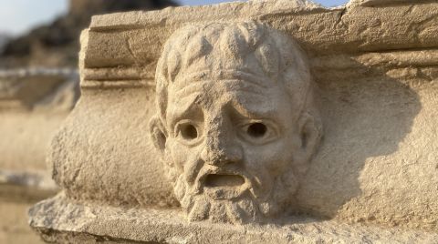 Kastabala Antik Kenti'nde Filozof Tasvirli Mask Bulundu