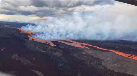 Kilauea Yanardağı Yeniden Lav Püskürtüyor