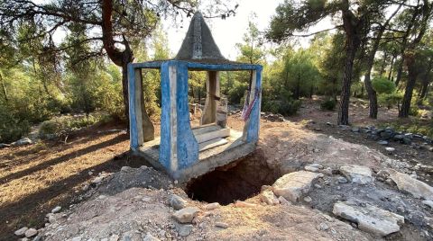 Define Avcıları, 300 Yıllık Mezarı Tahrip Etti