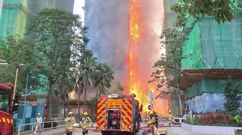 Hong Kong'da Gökdelen Yangını