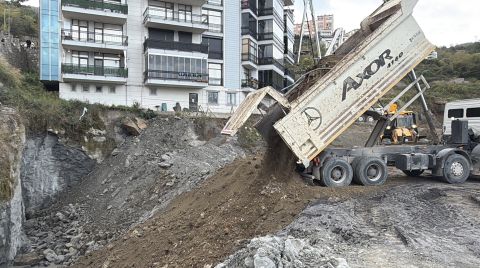 Temel Kazısında Çöken Alan Toprakla Dolduruluyor